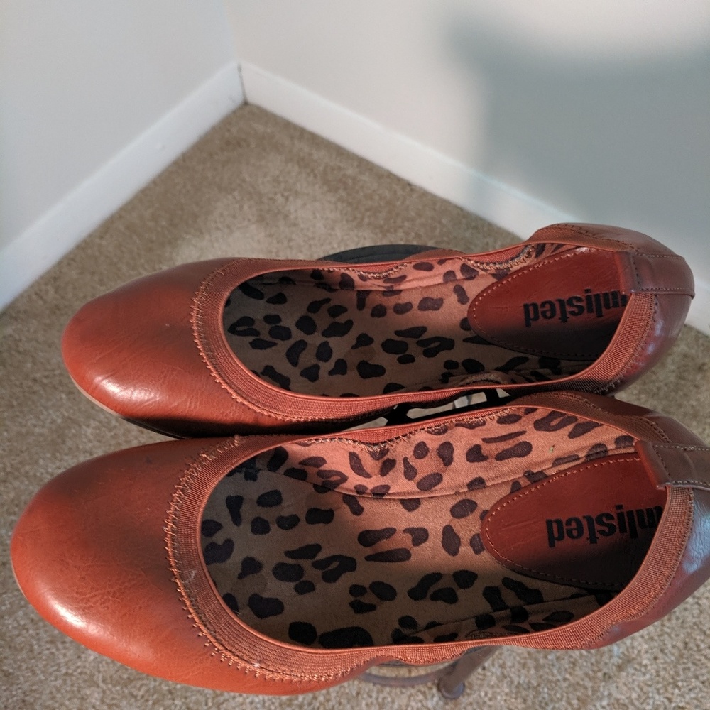 Tan Flats